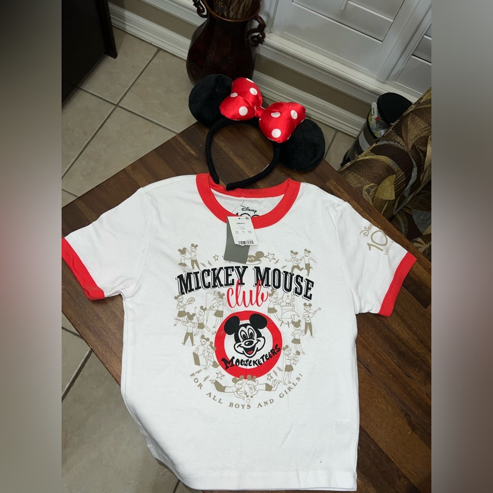 Disney 100 Years  T-Shirt Top Size Medium And Disney Parks Minnie